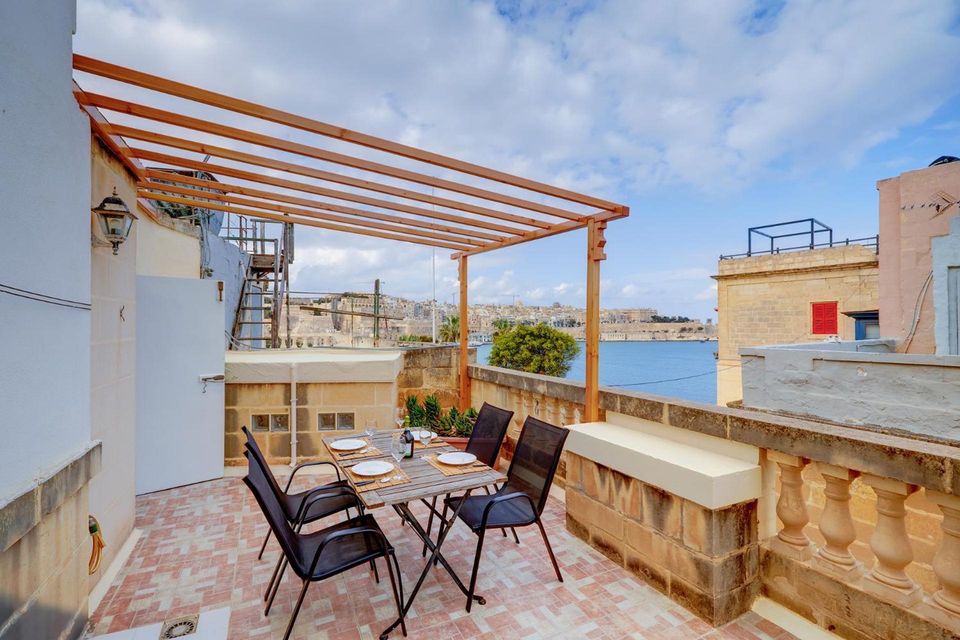 Traditional Maltese Townhouse, Roof Terrace And Views Senglea Exterior foto